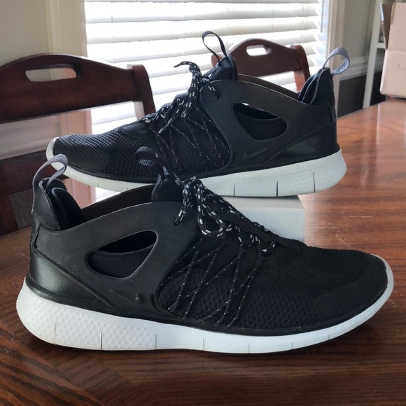 Nike Shoes - Black Nike Sportswear Shoes